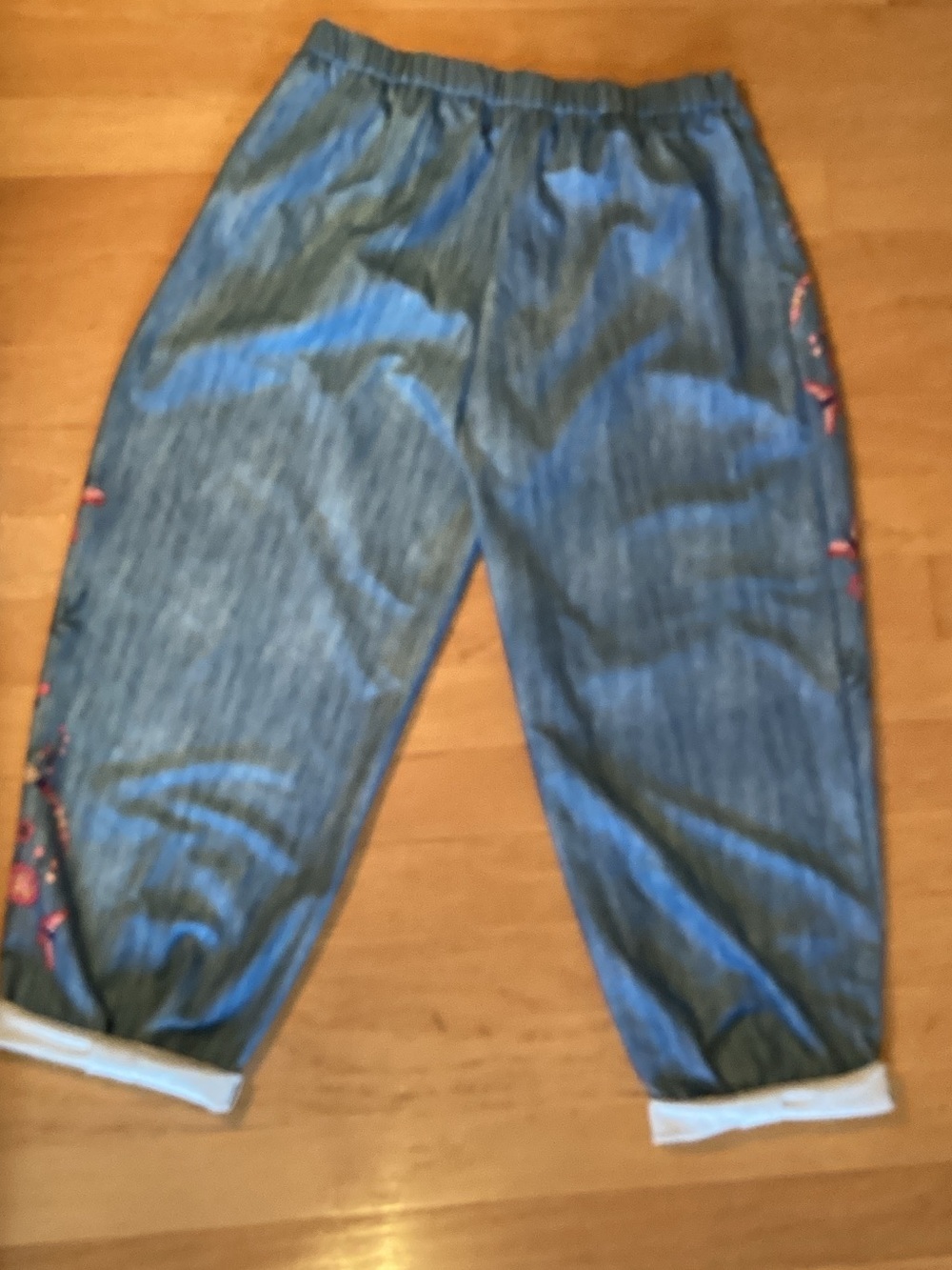 Source Unknown Blue Denim Ankle Jeans with Floral Embroidery Print - Picture 6 of 10